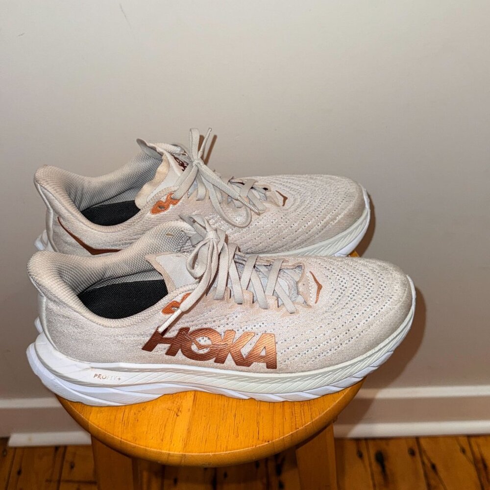 HOKA Sneakers